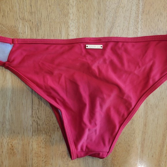 🔥 NWOT Sunny Co red bikini bottoms w/ mesh - Picture 2 of 3